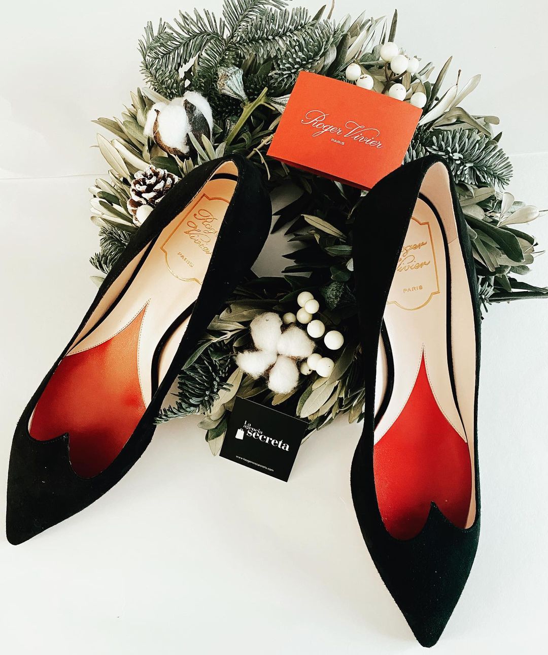 迪丽热巴造型黑色抹胸长裙,迪丽热巴蓝纱裙造型走路