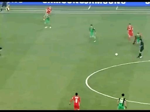 中国足球比赛好笑的,足球历史上最搞笑的场面