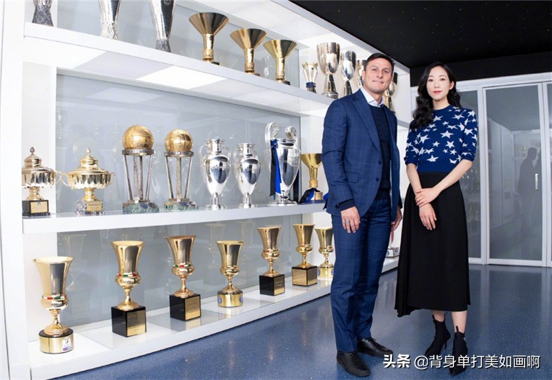 当女神遇上足球会怎样？韩雪演绎国米球衣，完美诠释何谓美如画！