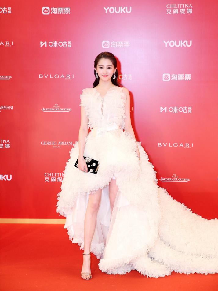 原来关晓彤也有傲人身材,关晓彤恋爱3年