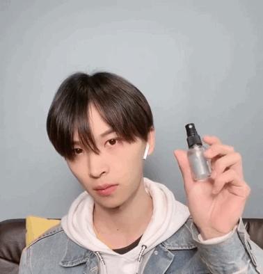 自己在家剪头发不用去理发店了,不能出去理发在家理发怎么理