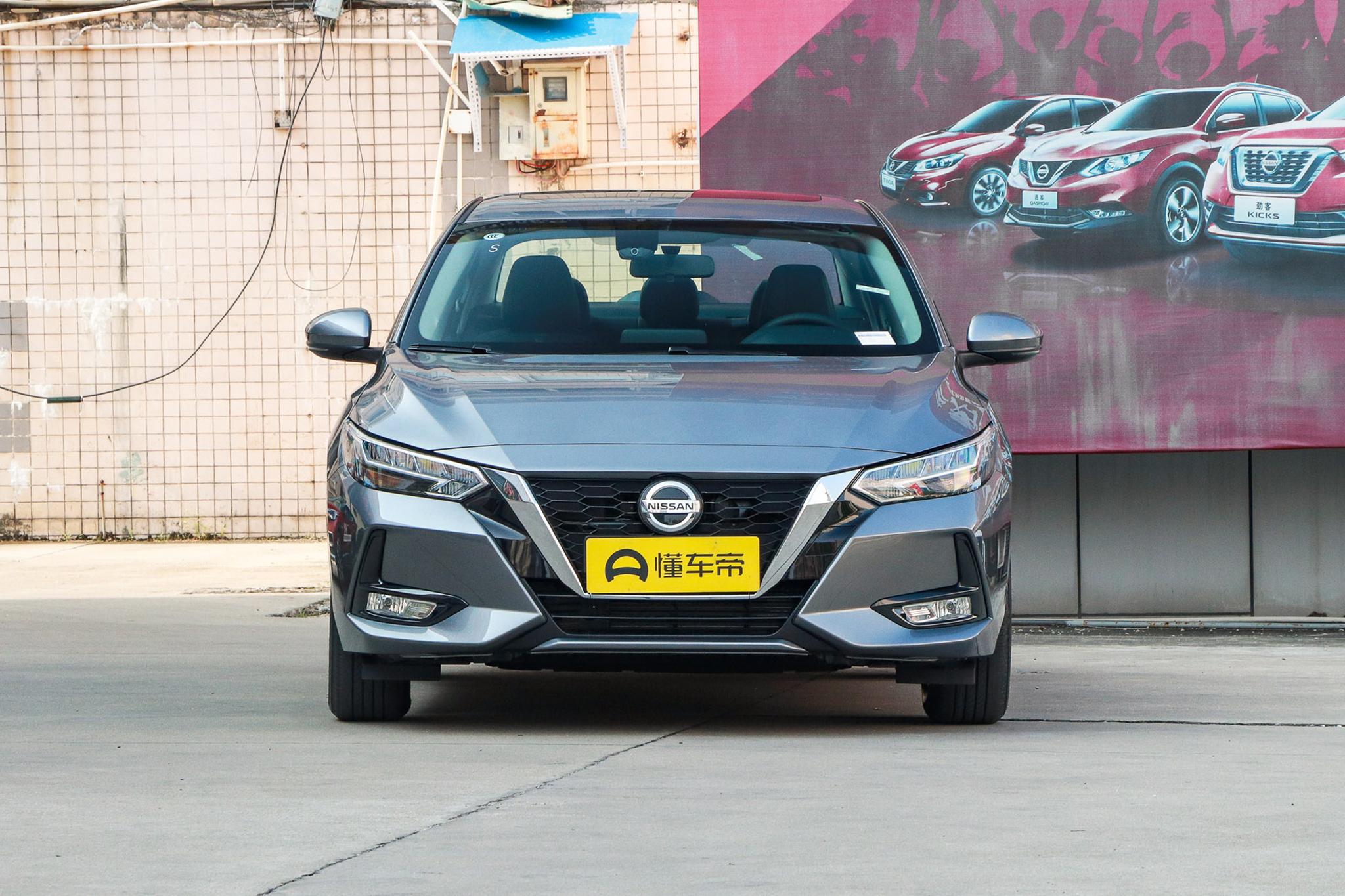 日产轩逸和朗逸哪个值得入手,伊兰特和轩逸哪个更值得入手