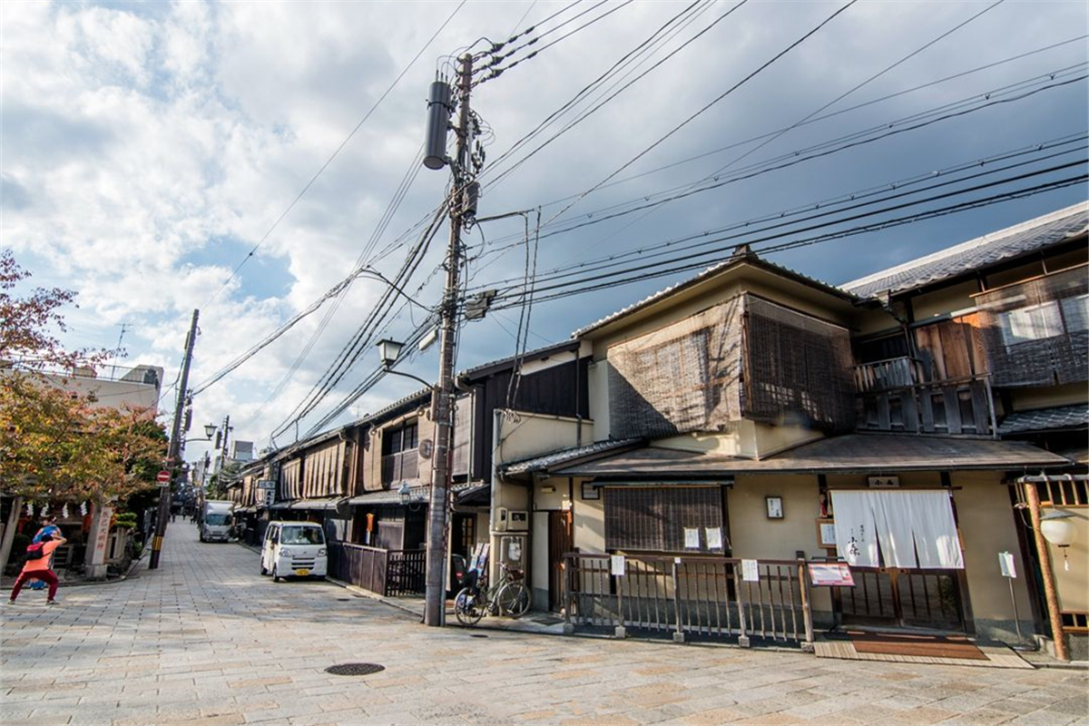 电线杆占用农民耕地怎么赔偿,电线杆占用农田赔偿标准找谁要