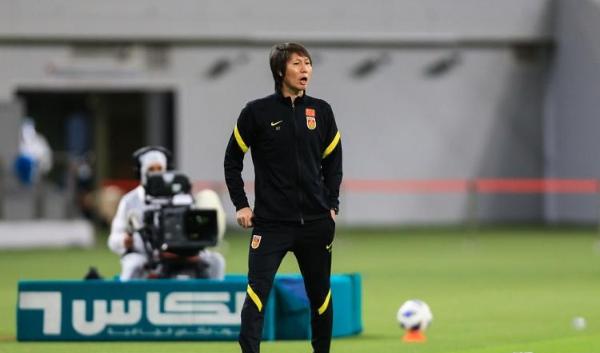 中国足球是谁发明的,说现代足球起源于英国有错吗