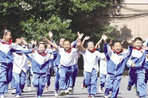 中国高中的校服跟日本校服对比,世界上各国小学校服大比拼