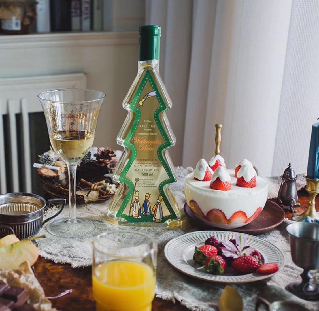 圣诞送女朋友什么比较实用,在恋爱期间圣诞送什么给女朋友