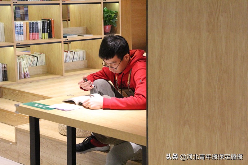 保定第一家24小时公益书店,点亮文化