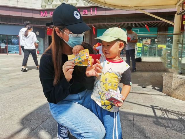 “逛吃”“嗨购”“扭蛋”……美利广场奇遇记