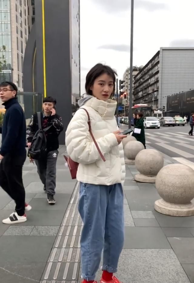 烂大街牛仔裤图片,烂大街牛仔裤穿搭图片