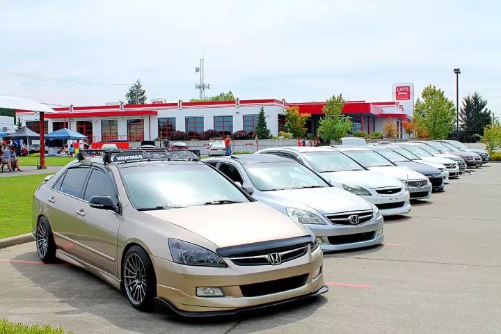 要看雅阁的改装案例还是看“别人家”的吧,国内实在不多