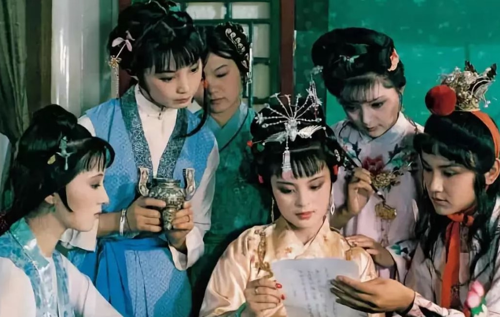 周润发的坎坷之路，曾事业爱情双双陷入低谷，吞食消毒液“自杀”