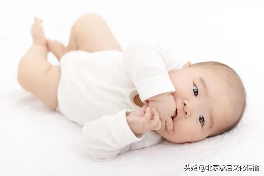 孩子爱看电视，父母不要粗*干暴**涉，这样引导更有效