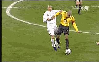 忘了扎卡吧!阿森纳队长哪家强?强如亨利维埃拉都排不到第一