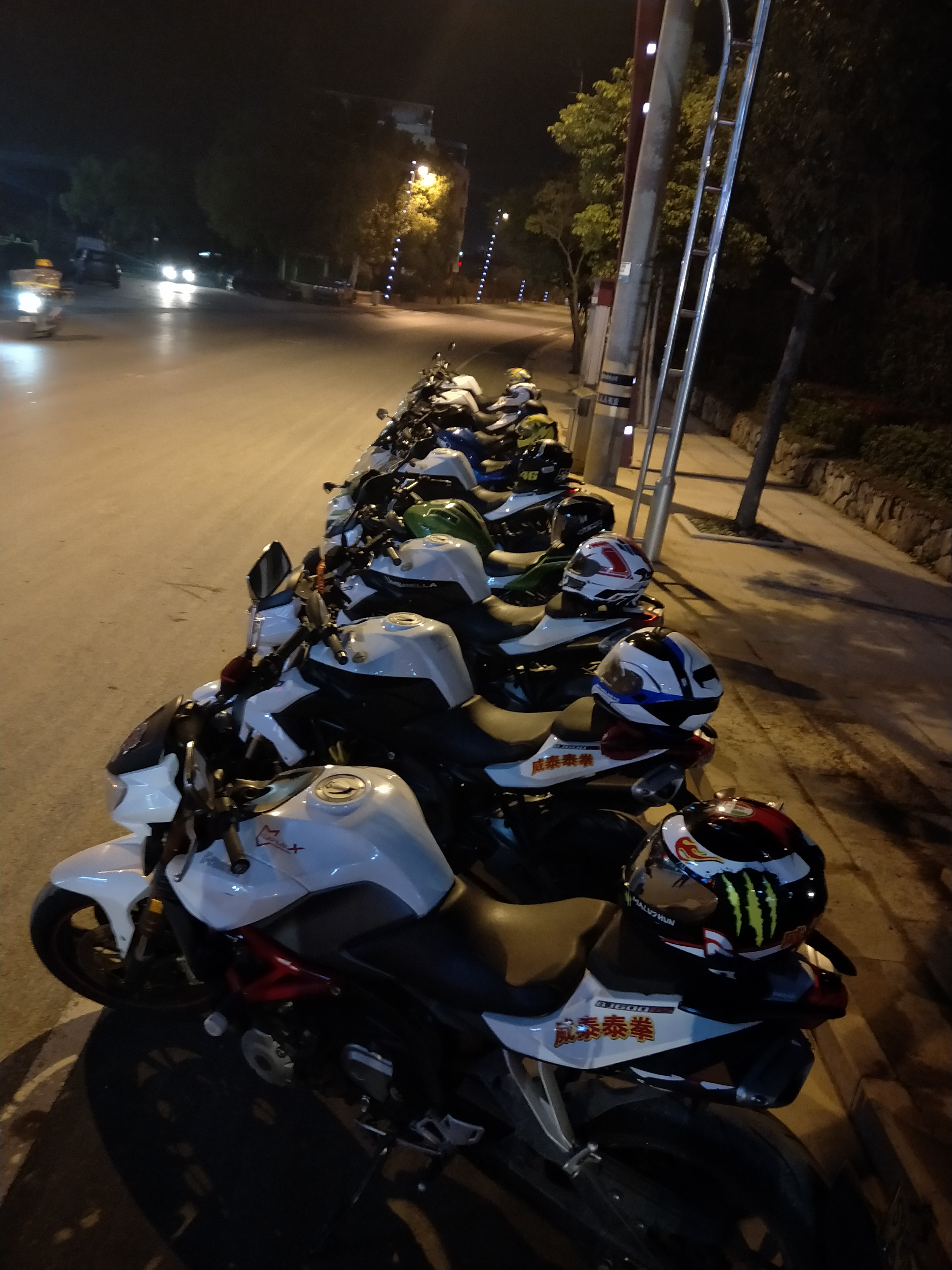 黄龙600骑行教学,黄龙600改分离手把骑行姿势