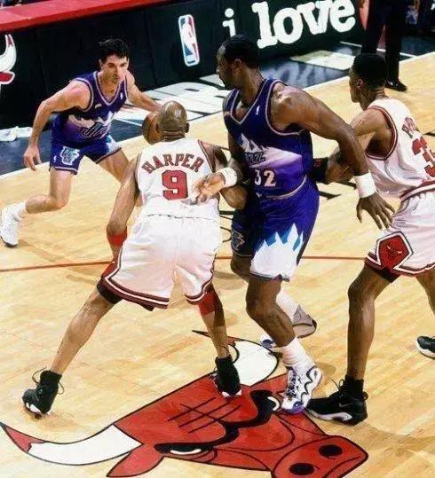 篮球防人犯规动作大全,篮球犯规100个动作