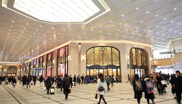 大阪梅田，相对于心斋桥更适合逛街买买买