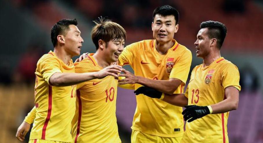 国足尽显王者风范难掩颓势名场面,国足1-2负中国香港男足