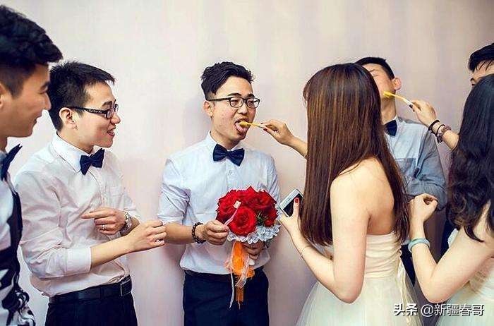 接亲游戏小攻略让你的婚礼更有趣,新郎接亲堵门游戏大全