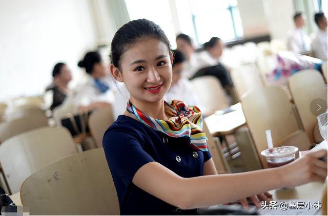 90后美女空姐自曝工资,空姐的真实生活到底是怎样的