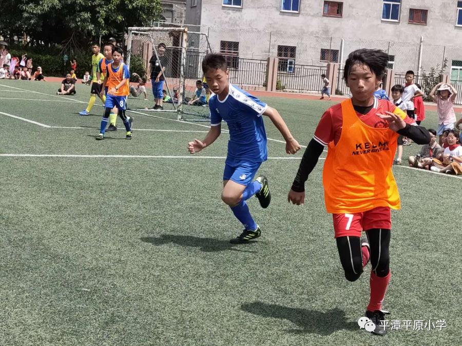 快乐足球追逐梦想放飞未来,快乐足球追逐梦想放飞未来海报