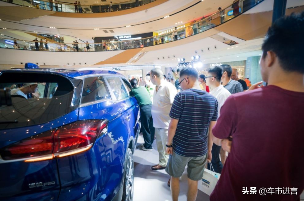 吉利博字辈车型,吉利汽车赠送5年的流量要插卡吗