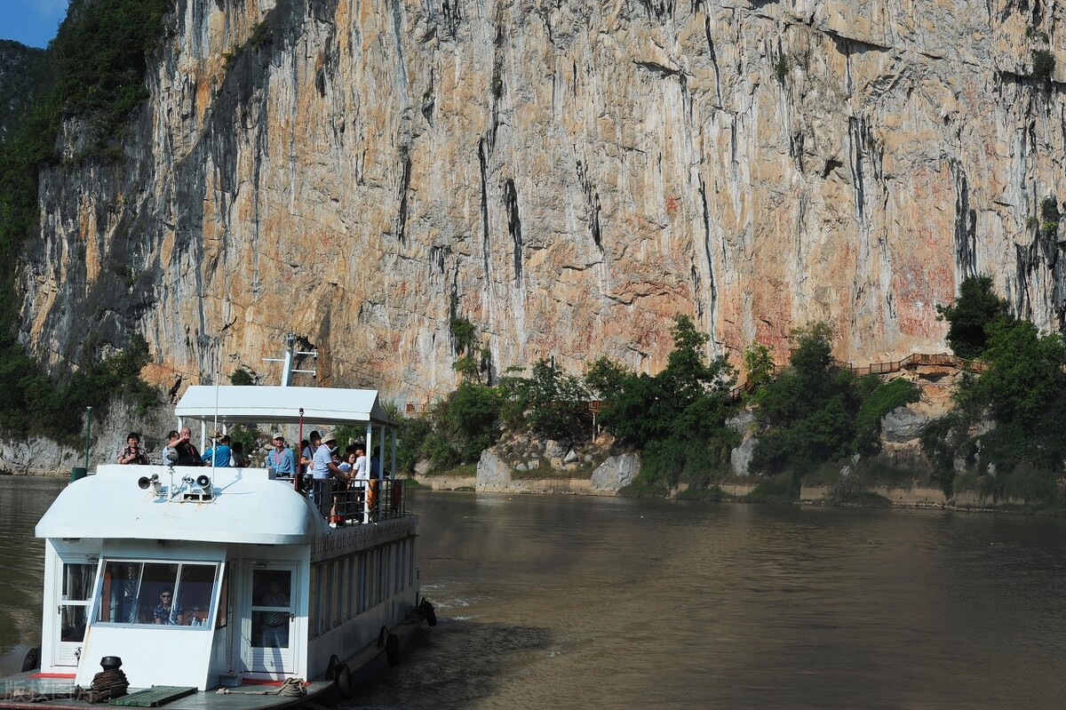 花山岩画景区有什么玩的,花山岩画旅游攻略