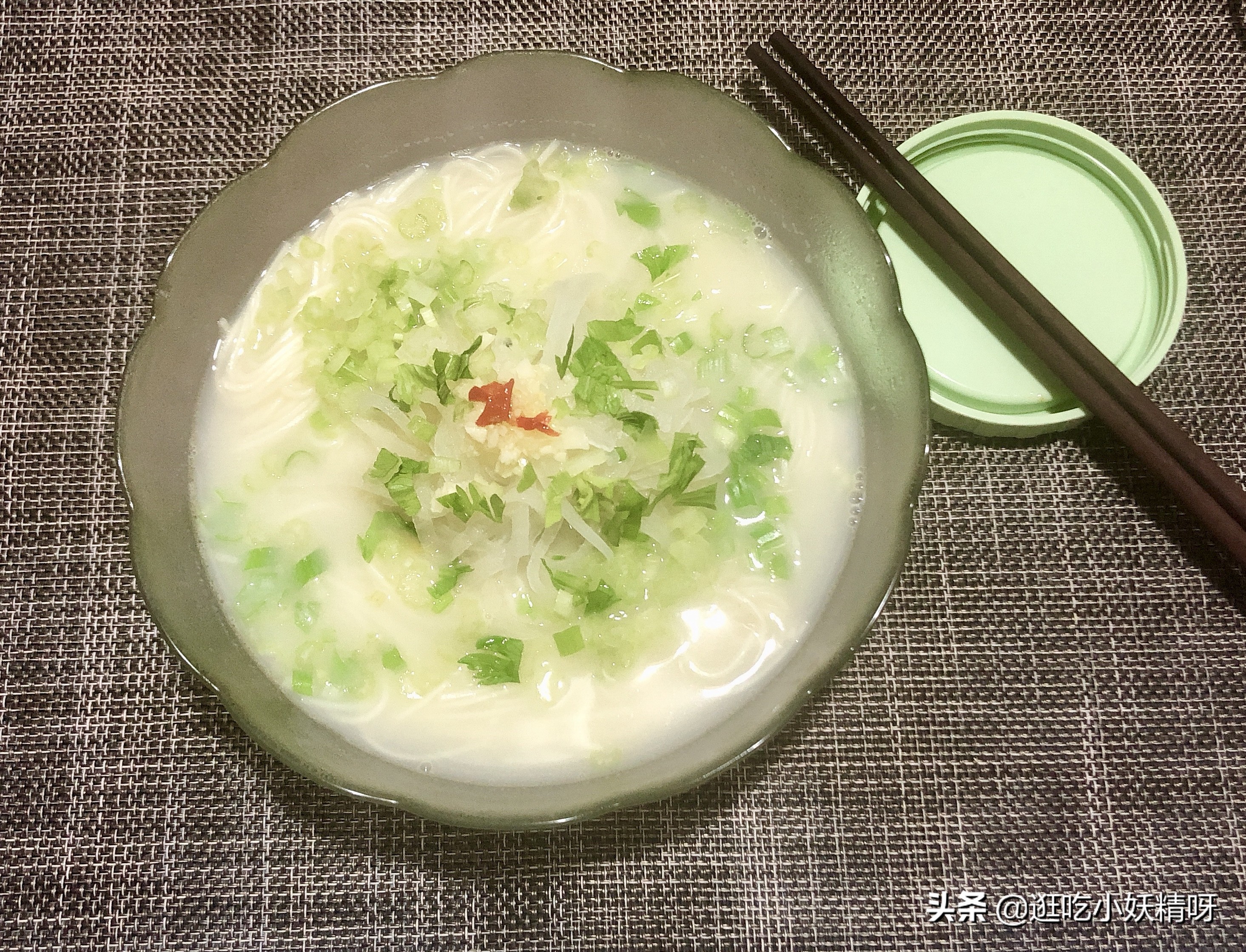 鲫鱼汤面怎么煮,鲫鱼汤面的正宗做法