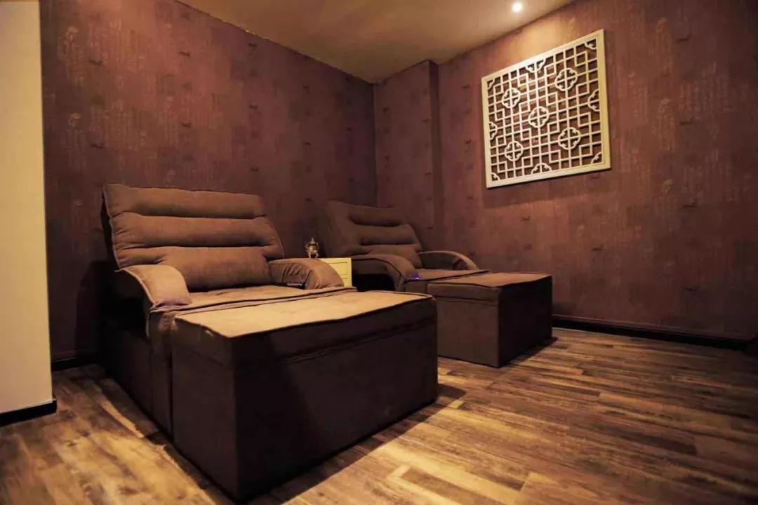 出国之后整个人都变了,出国的生活真的无忧无虑吗