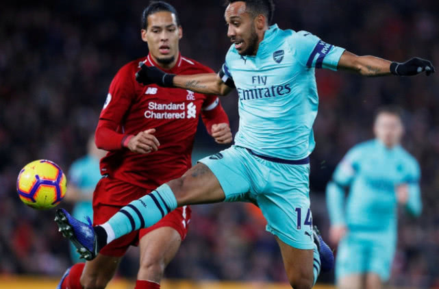 英超射手王遇卡拉斯科式尴尬！全场13次触球中近半数中圈开球