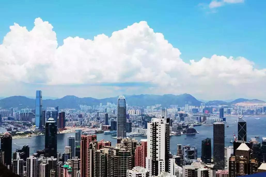 下了飞机到哪寄存行李,香港机场寄存行李有免费的地方吗