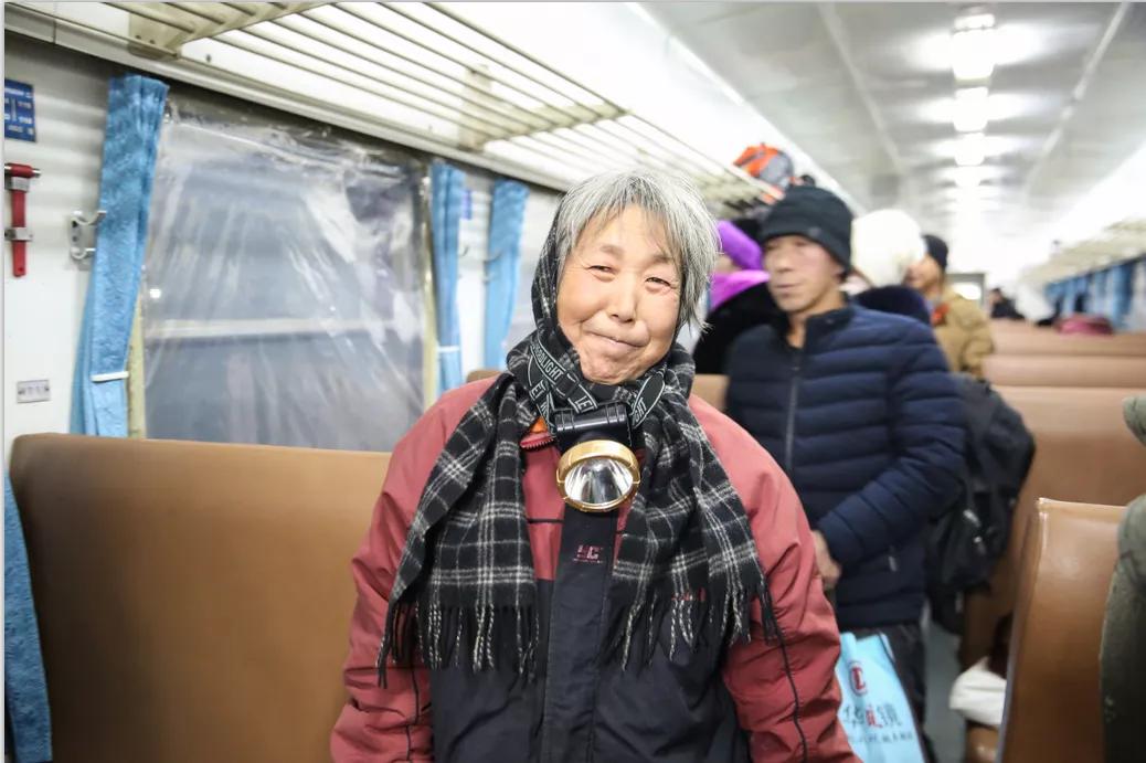 中国最贵火车行程,这趟火车创下四个中国铁路之最