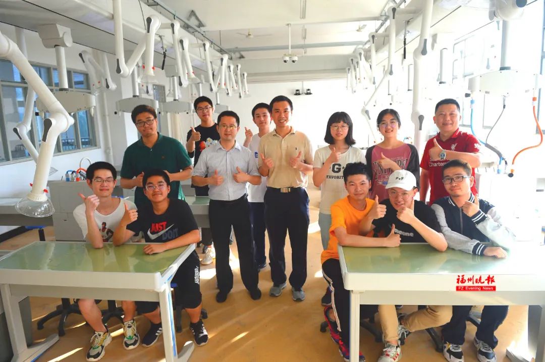 福州八中又火了!签下两名名校博士!还准备放大招……