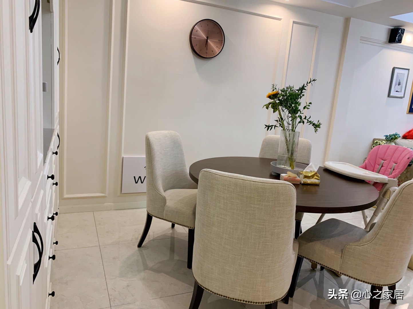 85平两室一厅电视墙,85寸电视小背景墙