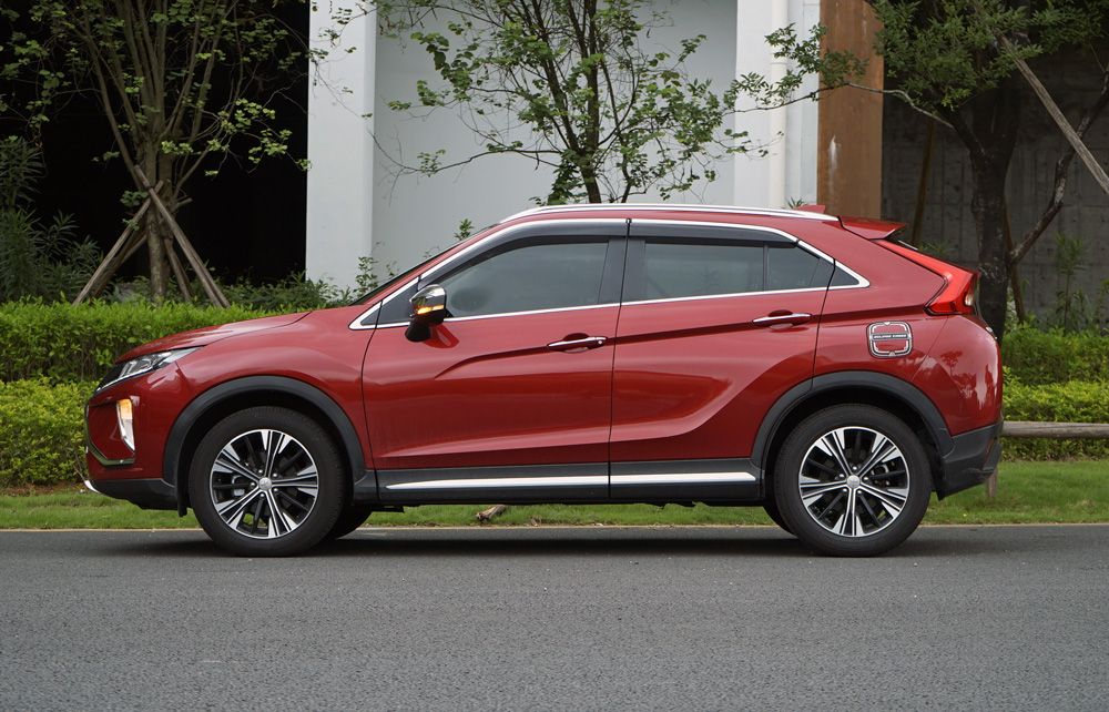 广汽三菱欧蓝德2.4四驱五座咋样,广汽三菱欧蓝德2.4五座顶配四驱