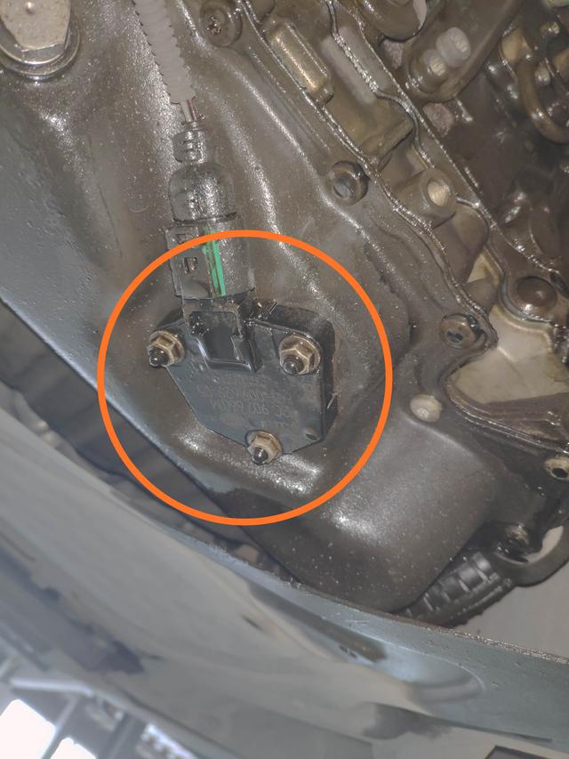 尚酷发动机渗油修下多少钱,发动机渗油严重图片