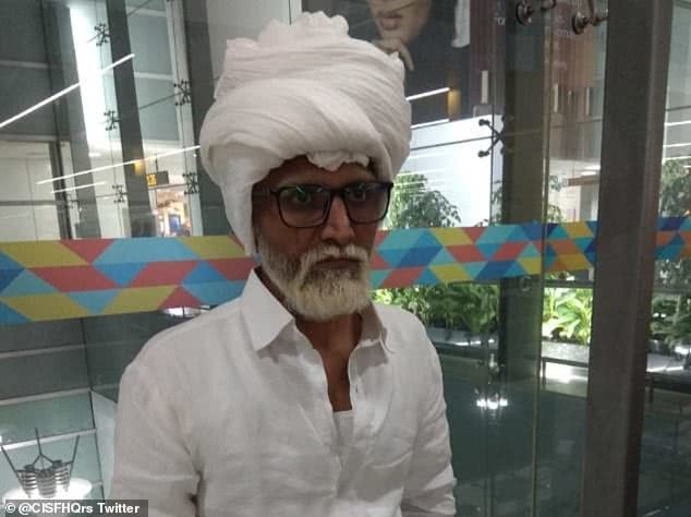 印度24岁男子为赴美扮成老人,小伙伪装70多岁老人