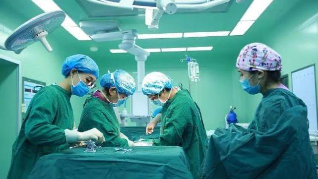 手术床损坏的原因,新床突然坍塌