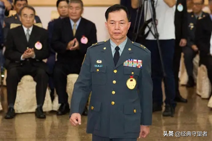 揭开台湾蔡英文侍卫队的黑历史,蔡英文想逃跑时这些人靠得住吗?