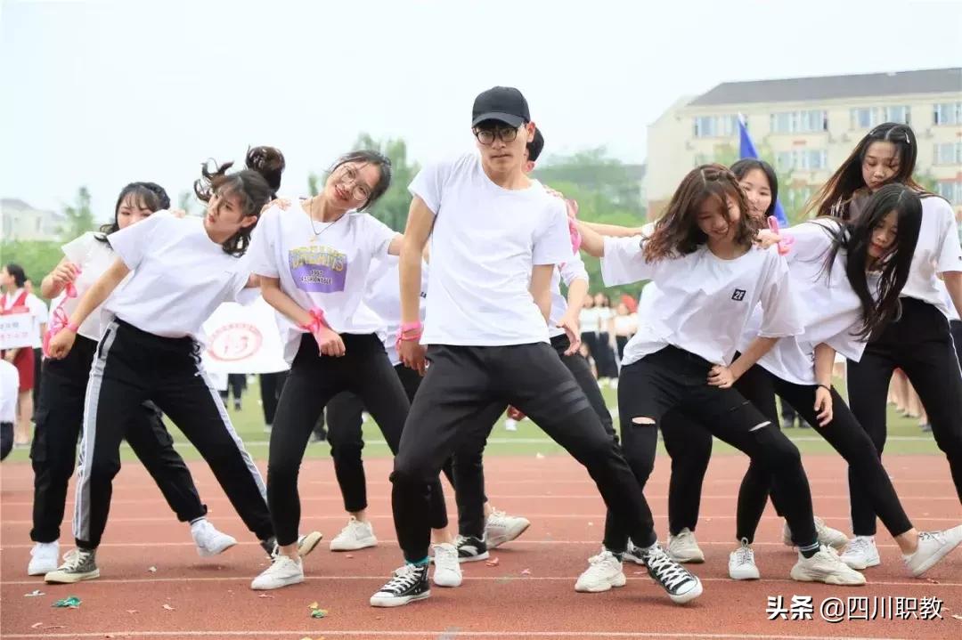 成都这场高校运动会,秀出了四川大学生的精气神!
