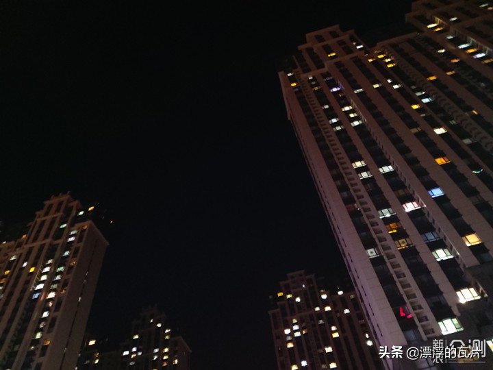 三星galaxya8s,三星galaxya8s评测