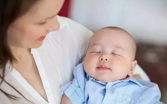 堵奶堵了3天怎么办,宝妈堵奶怎样最快消除硬结