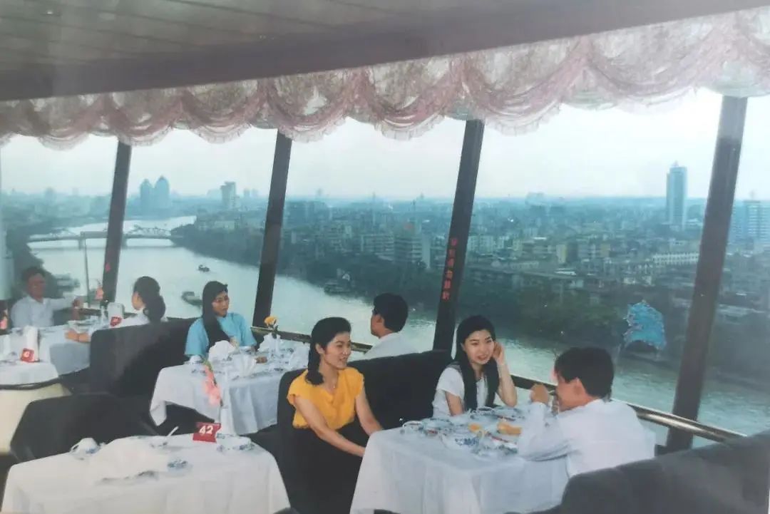 84岁的爱群大酒店：成为网红打卡地，房价却堪比7天酒店