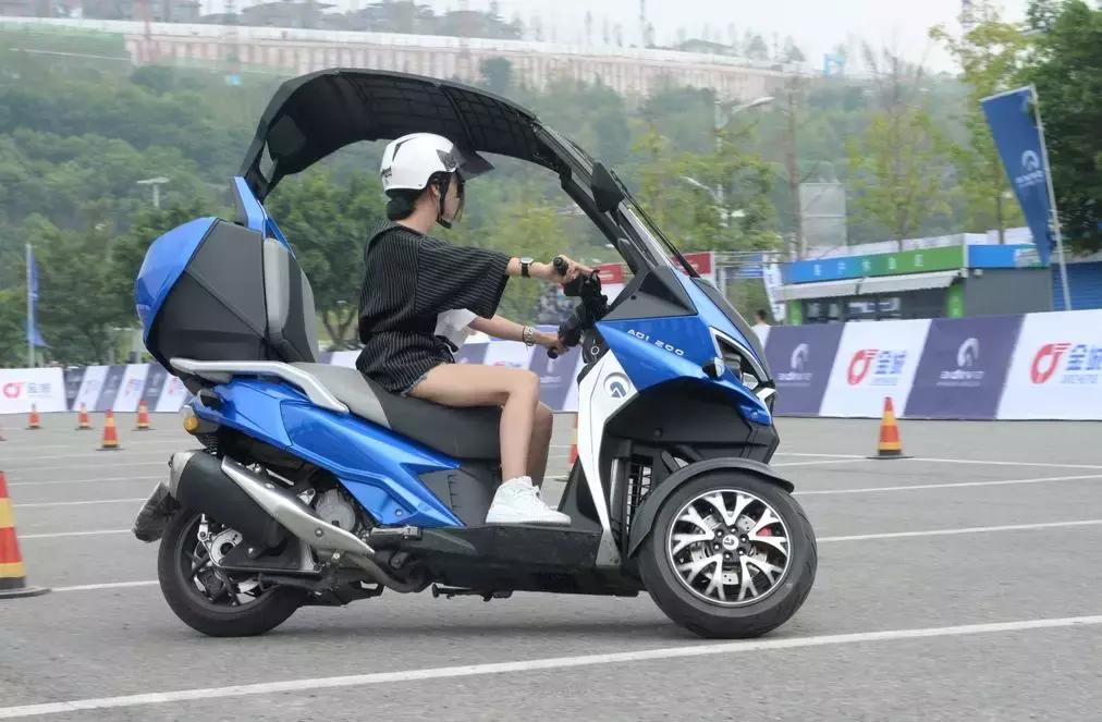 2.78万ADIVAAJ201欧系运动踏板首发！金城旗下多款车型试驾