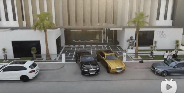 迪拜男子奋斗十年买下劳斯莱斯,迪拜小伙卖掉劳斯莱斯买法拉利