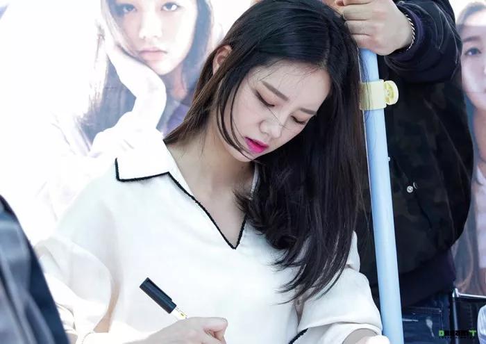 脸大的女生适合什么发型短发,大饼脸短发好打理有气场的发型