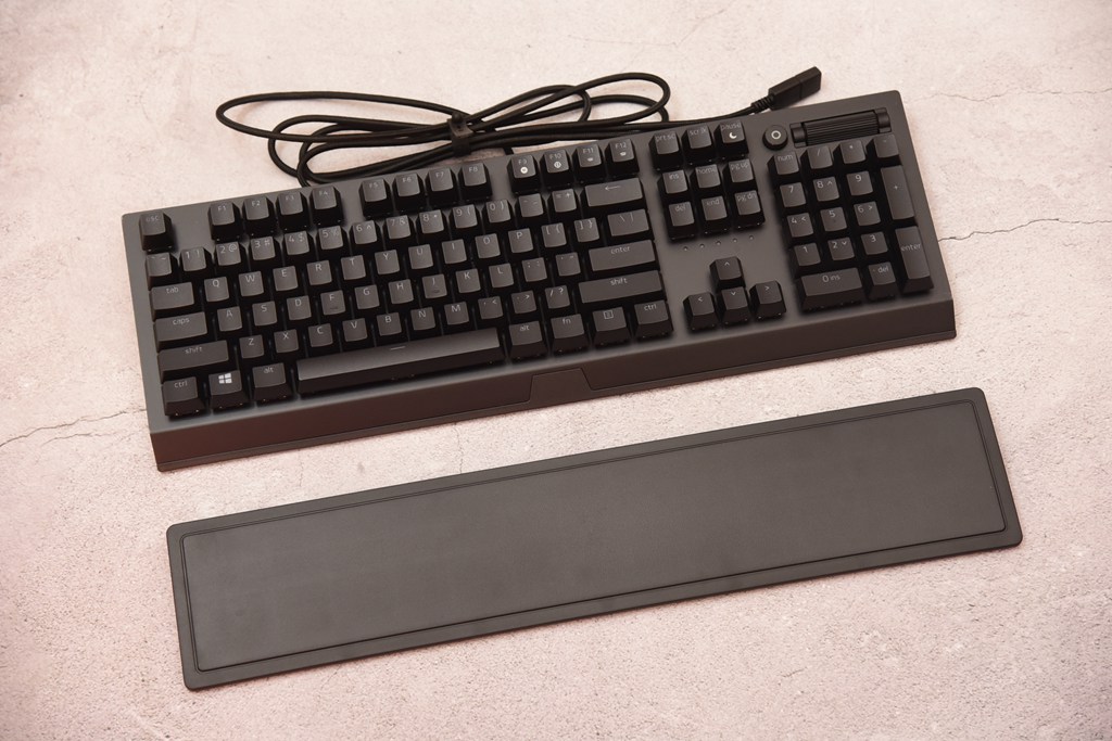 雷蛇黑寡妇v3黄轴键盘测评,雷蛇黑寡妇蜘蛛v3键盘测评