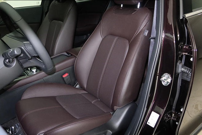 马自达cx-42021探索版配置,2021款cx-4还能卖多少钱