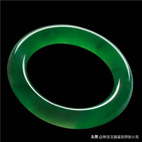 翡翠和玉有什么区别哪一个更好,翡翠和玉有什么区别哪个更好