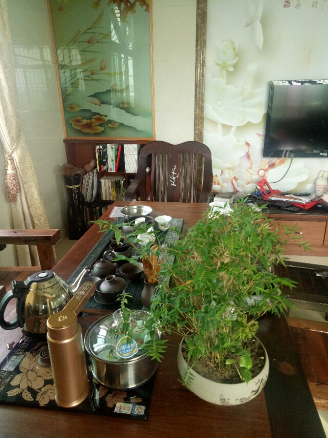 别人不要木头，拿回家做了张茶桌