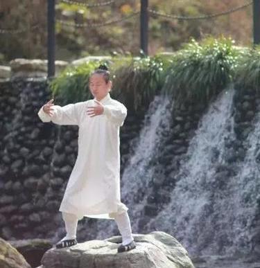 初学站桩的正确方法视频,初学站桩的正确视频教程